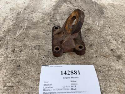 International 3824527C1 Engine Mount