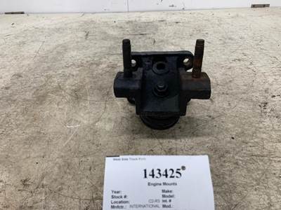 International 3824527C1 Engine Mount