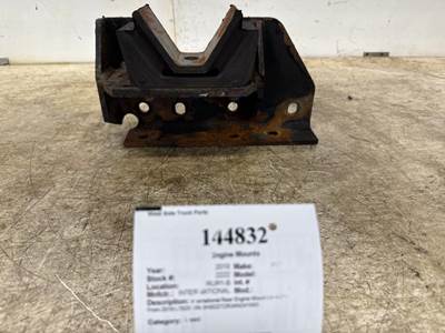 International 4056601C3 Left Engine Mount for a International LT625