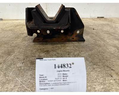International 4056601C3 Left Engine Mount for a International LT625