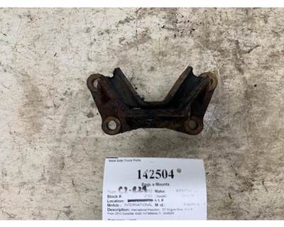 International MaxxForce DT Engine Mount for a International DuraStar 4300