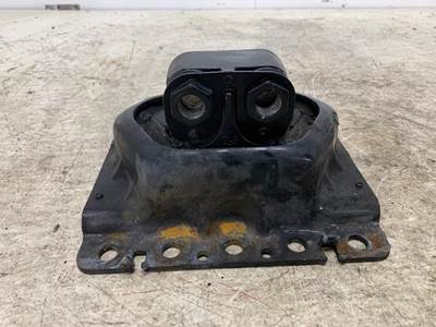 Mack 20499469 Engine Mount for a Mack CXU612