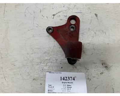Mack 21007453 Right Engine Mount for a Mack GU713