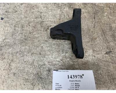 Paccar 2044596 Engine Mount for a Peterbilt 579