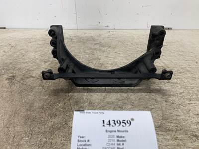 Paccar 2121503 Engine Mount for a Peterbilt 579