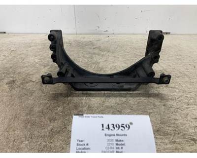 Paccar 2121503 Engine Mount for a Peterbilt 579