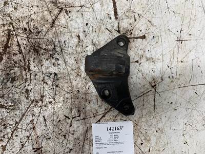 Paccar 2139938 Left Engine Mount for a Kenworth T680