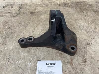 Western Star 01-35364-000 Left Engine Mount for a Western Star TR 4700SF