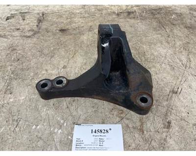 Western Star 01-35364-000 Left Engine Mount for a Western Star TR 4700SF