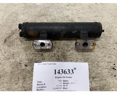 Cummins 4975879 Engine Oil Cooler for a Freightliner CENTURY CLASS 112