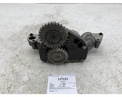 Cummins 3687527 Engine Oil Pump for a International 9400I