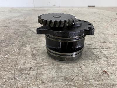 Cummins CENTURY CLASS 112 Engine Oil Pump for a Freightliner CENTURY CLASS 112