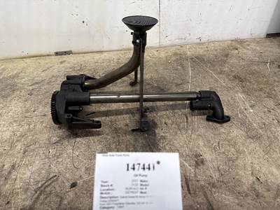 Detroit 23505877 Engine Oil Pump for a Freightliner COLUMBIA 120