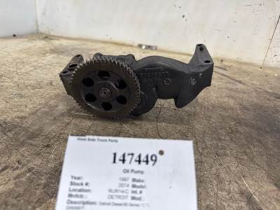 Detroit 23505877 Engine Oil Pump for a Freightliner CLASSIC XL