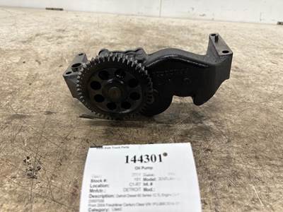Detroit 23507338 Engine Oil Pump for a Freightliner CENTURY CLASS 120