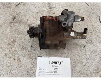 International 1871292C92 Engine Oil Pump