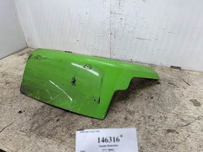 Paccar N35-1069-002 Left Fender Extension for a Peterbilt 579