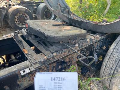 Fontaine SL6ATB675012 Fifth Wheel for a International Prostar