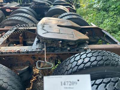 Fontaine SL6ATB675024 Fifth Wheel for a Volvo VN