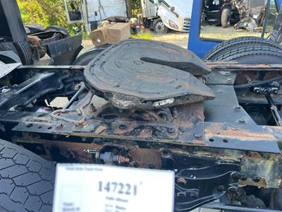Holland T680 Fifth Wheel for a Kenworth T680