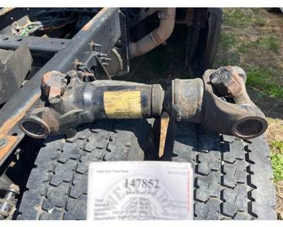 Freightliner A09-11513-202 Front Driveshaft for a Freightliner CASCADIA