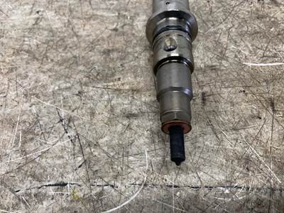 Cummins 5254261 Fuel Injector for a Freightliner M2 106