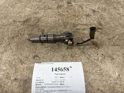 International 1848718C92 Fuel Injector for a International DuraStar 4300