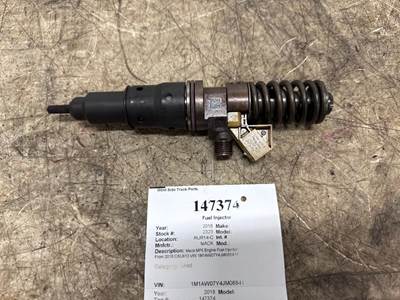 Mack 22378579 Fuel Injector for a Mack CXU613
