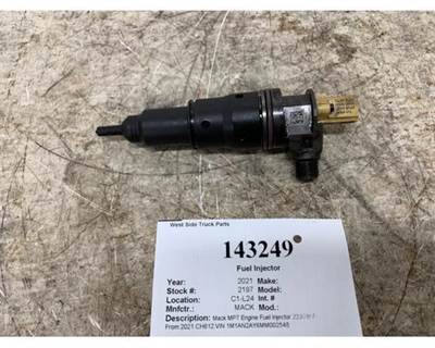 Mack 22378580 Fuel Injector for a Mack CH612