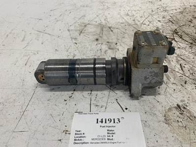 Mercedes-Benz RA028074880 Fuel Injector