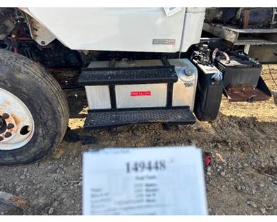 Freightliner A03-35654-200 Left Fuel Tank for a Freightliner M2 106