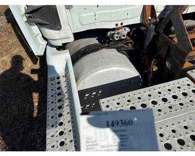 Freightliner A03-36549-180 Left Fuel Tank for a Freightliner CASCADIA