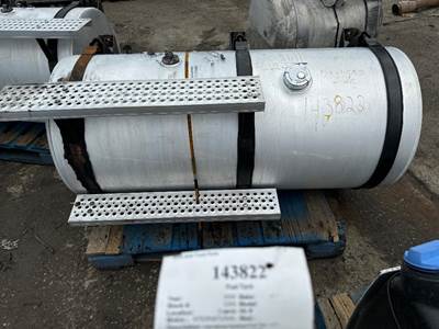 International 3609600C91 Left Fuel Tank for a International Prostar