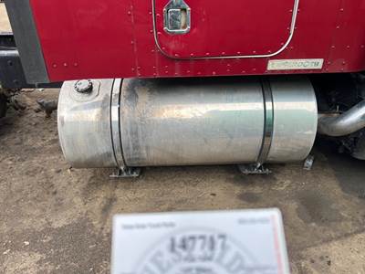 Kenworth K424-737N0102U-120 Right Fuel Tank for a Kenworth T800