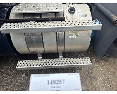 Mack 22707532 Left Fuel Tank for a Mack CXU613