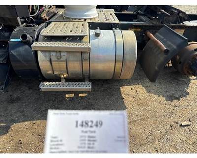 Mack Vision CXN613 Left Fuel Tank for a Mack CXN613