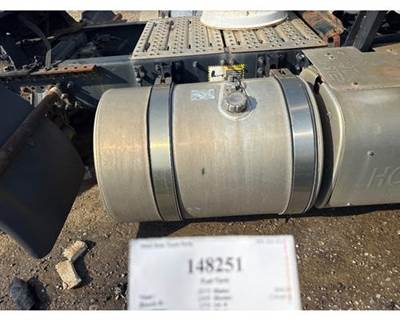 Mack Vision CXN613 Fuel Tank for a Mack CXN613