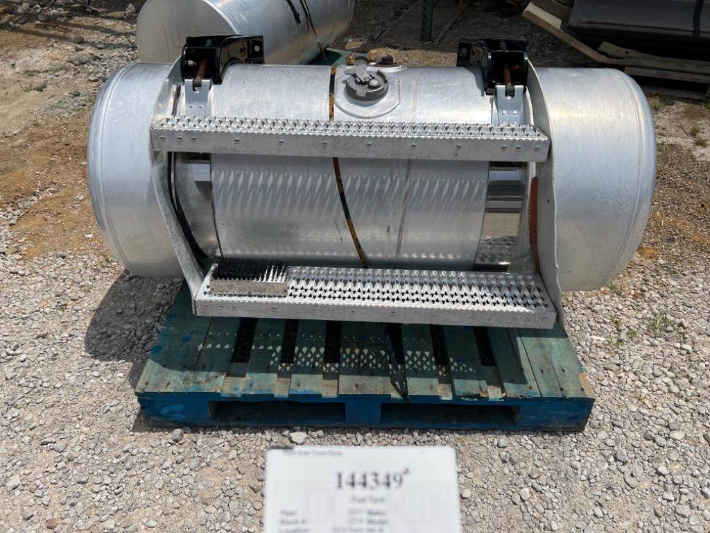 2017 Peterbilt 1104827062T067U Fuel Tank for a Peterbilt 389 For Sale