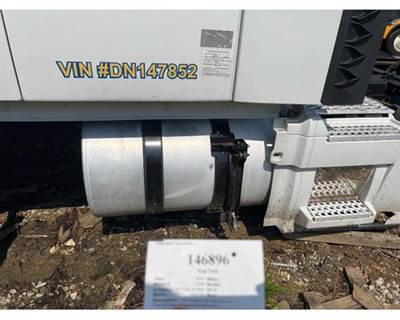 Volvo 21161051 Left Fuel Tank for a Volvo VNL