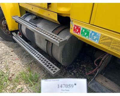 Western Star A03-34592-080 Left Fuel Tank for a Western Star TR 4900 FA