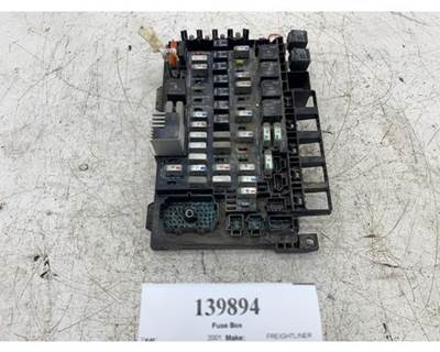 Freightliner A06-24478-002 Fuse Box for a Freightliner CENTURY CLASS 120