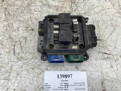 Freightliner A06-32708-000 Fuse Box for a Freightliner CENTURY CLASS 120