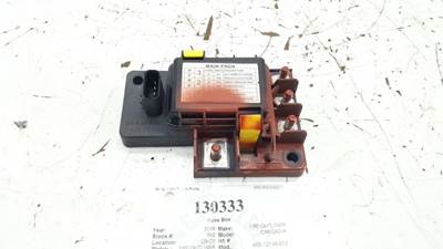 Freightliner A06-72138-012 Fuse Box for a Freightliner CASCADIA