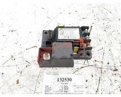 Freightliner A06-75208-009 Fuse Box for a Freightliner CASCADIA