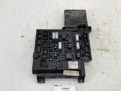 Freightliner A06-75981-002 Fuse Box for a Freightliner CASCADIA 125BBC