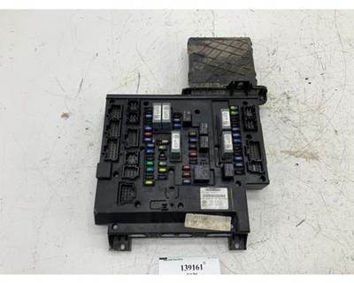 Freightliner A06-75981-002 Fuse Box for a Freightliner CASCADIA 125BBC