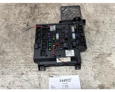 Freightliner A06-75981-002 Fuse Box for a Freightliner CASCADIA 126