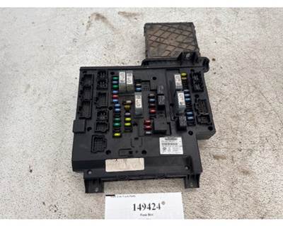 Freightliner A06-75981-002 Fuse Box for a Freightliner CASCADIA