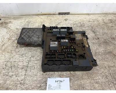 Freightliner A06-75981-003 Fuse Box for a Freightliner CASCADIA