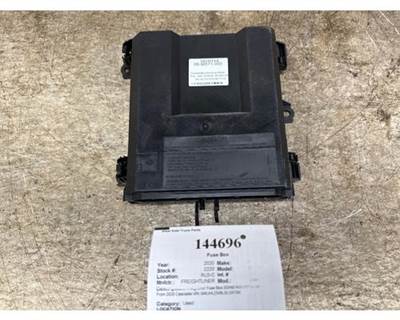 Freightliner A06-95632-000 Fuse Box for a Freightliner CASCADIA 126